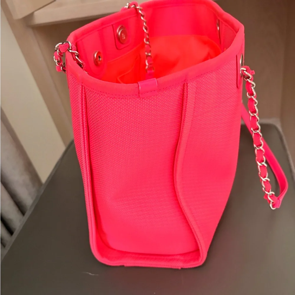CHANEL 💯 Authentic Deauville Hot Pink and Orange Medium Tote Bag 🔥 Rare!! - Picture 7 of 14